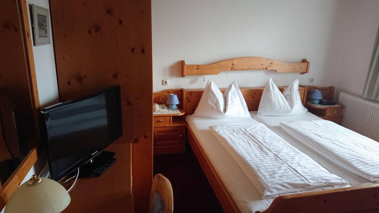 Alpenrose Hotel 3*